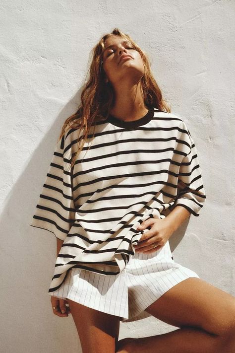 French Riviera Style | SheerLuxe Over Sized Tshirt Outfits, French Riviera Fashion, Riviera Fashion, Photographer Poses, Personal Branding Inspiration, French Riviera Style, Rich Girl Fashion, Riviera Style, Ladies Nightwear