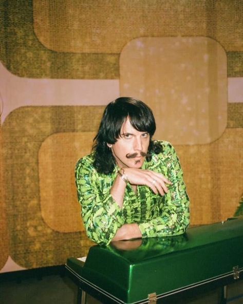 Foxy Shazam, Wide World, Lead Singer, Fan