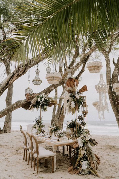 Minimalist Dekor, Beach Wedding Reception, Dream Beach Wedding, Costa Rica Wedding, Reception Look, Boho Beach Wedding, Beach Wedding Inspiration, Outdoor Dinner, Beach Wedding Ideas