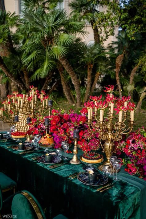 #wedluxe #wedluxemagazine #gold #fuchsia #teal #velvet #wedding #reception #tablescape #decor #italy Teal Wedding Theme, Havana Nights Party Theme, Gold Tablescape, Indian Reception, Fuchsia Wedding, Baroque Decor, Velvet Wedding, Emerald Green Weddings, Luxury Wedding Decor