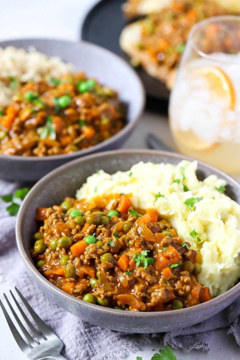 Meat That Goes With Mashed Potatoes, Batch Recipes, Kerrie Maalvleis Resep, Meals For One Recipes, Mince Recipes For Dinner, Simple Minced Meat Recipes, Rice And Minced Meat, Savoury Rice Dishes, Mince And Rice Recipes