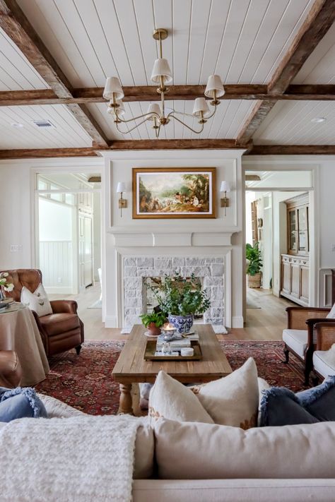 Traditional White Living Room, Family Room Brick Fireplace, Dining Room With Red Rug, Traditional American Home Decor, Cream And Wood Living Room, Traditional Living Room Fireplace, Grandmillenial Interiors, Timeless Homes, Couch Frame