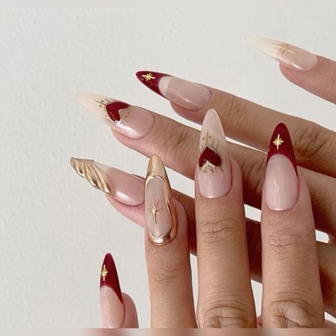 Red Gold Almond Nails, Red And Gold Nails Design, Vintage Nails Design Retro, Gold Red Nails, Red Aesthetic Nails, Red Gold Nails, Nails Red And Gold, Embellished Nails, Red And Gold Nails