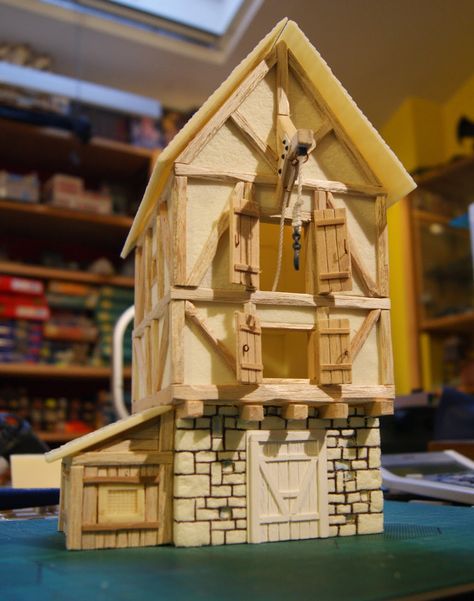 Medieval Warehouse, Mordheim Buildings, Dnd Town, Rpg Terrain, Medieval Toys, Fantasy Houses, Medieval Buildings, Miniature Terrain, Dice Tower