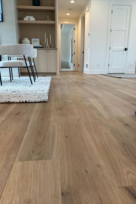 White Oak Floors Living Room, Oak Floor Living Room, Rustic Wood Floors, Oak Engineered Hardwood, French Oak Flooring, White Oak Hardwood Floors, Oak Hardwood Flooring, Flooring Inspiration, White Oak Floors