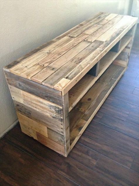 Pallet Side Table, Outdoor Pallet, Upcycling Diy, Wooden Pallet Furniture, Pallet Sofa, Wooden Pallet Projects, Pallet Crafts, Diy Holz, Wood Project