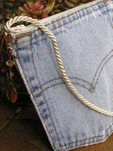 Upcycled Denim Levi's Pocket Purse Antique White Zipper by hisOpal, $35.00 Upcycled Denim Shoulder Bag, Jean Pocket Purse, Upcycled Rectangular Denim Blue Shoulder Bag, Jeans Bags Ideas, Dark Wash Upcycled Denim Bags, Upcycled Medium Wash Recycled Denim Shoulder Bag, Blue Jean Purses, Pocket Craft, Denim Repair