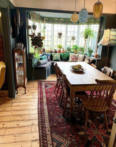 Academia House, Dark Academia Home, Eclectic Dining, Deco Boheme, The Dining Room, Eclectic Home, Dream House Decor, Bay Window, My New Room