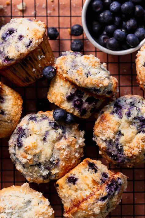 Blueberry Rolls, Bakery Style Blueberry Muffins, Bakery Muffins, Homemade Blueberry Muffins, Bakery Style Muffins, Muffin Recipes Blueberry, Blueberry Recipes, Blueberry Muffins, Blue Berry Muffins