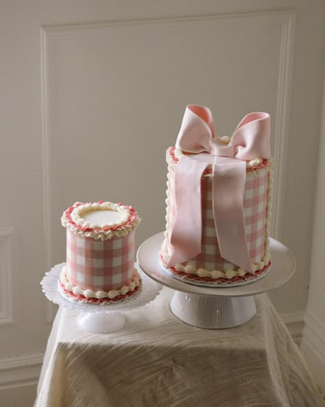 gingham is always a fav but PINK gingham? LOVE #cakedecorating #girlsjustwannabeone #firstbirthday #smashcake #cakedesign #birthdaycake Girls Just Wanna Be One Birthday Cake, Silly Goose Cake, Pink Gingham Baby Shower Ideas, Gingham Birthday Cake, Gingham Cake, Pink Smash Cake, Pink Smash Cakes, Puppy Pawty, Dog Themed Birthday Party