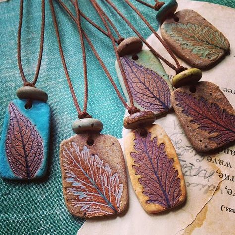 kylie parry studios: It's show time! Diy Keramik, Ceramic Leaf, Pottery Jewelry, Earthy Jewelry, Ceramic Jewellery, Clay Pendants, Rustic Ceramics, Ceramic Necklace, Ceramic Pendant