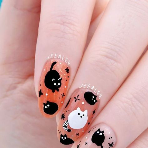 Cat Gel Nails Art Designs, Cat And Ghost Nails, Cat Nail Designs Cute, Cat Ghost Nails, Dog Halloween Nails, Black Cat Nail Art Halloween, Cute Ghost Nail Art, Cat Christmas Nails, Cat Eye Ghost Nails