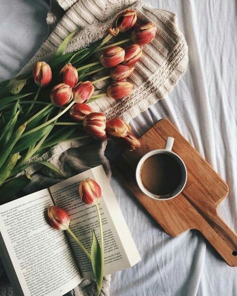 Flowers, Books and Coffee #literature #books #reading #reader #art #photography #booklovers #bookphotos #booksandcoffee #coffeelovers Bookstagram Inspiration, Fall Inspiration, Flat Lay Photography, Coffee Photography, Blogger Tips, Flower Tea, Organic Teas, A Cup Of Coffee, Coffee And Books