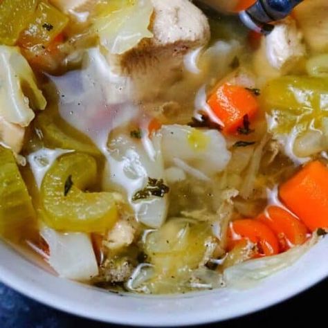 Keto Chicken Noodle Soup, Low Carb Chicken Noodle Soup, Creamy Crab Soup, Soup With Cabbage, Classic Chicken Noodle Soup, Carb Quick, Crab Soup, Low Carb Chicken Recipes, Keto Soup