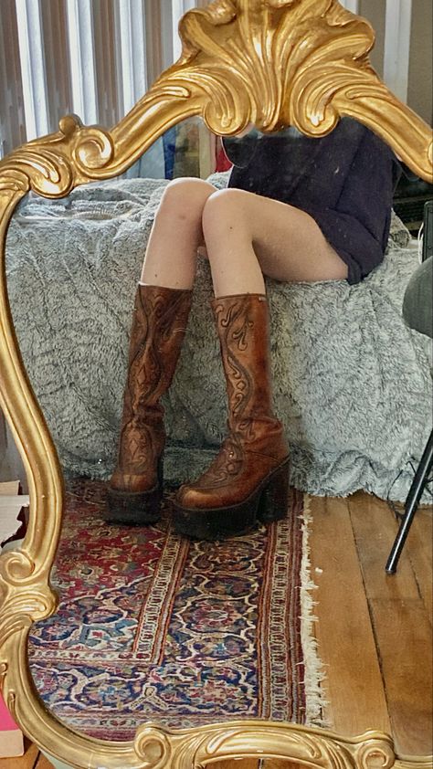 70s Cowgirl Boots, Outfits With Platform Boots Aesthetic, Vintage Knee High Boots Outfit, Platform Boots Vintage, Vintage 70s Boots, Platform Cowgirl Boots, Brown Platform Boots 70s, 70s Boots Aesthetic, Brown 70s Boots