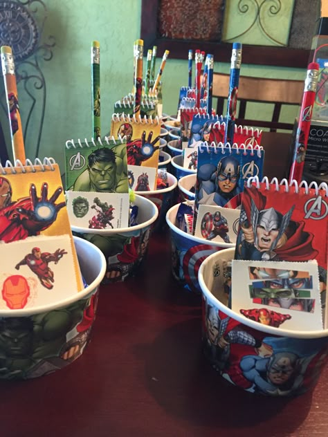 Goodie bags for an Avengers party Avenger Party Favors, Avengers Birthday Party Favors, Avengers Party Favors Ideas, Avengers Goodie Bags Ideas, Superhero Goody Bag Ideas, Marvel Avengers Birthday Party Ideas, Marvel Birthday Party Favors, Marvel Party Favors, Avengers Party Favors