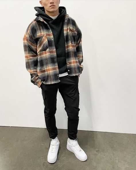 Mens Street Style Fall, Cold Winter Outfits Men, Fall Flannel Outfits, Streetwear Men Outfits Street Fashion, Winter Outfits Men Streetwear, Cold Winter Outfits, Flannel Outfits Fall, Flannel Outfits Men, Men Streetwear Fashion