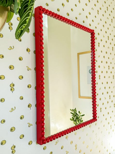 This DIY Bobbin Mirror is an easy and cheap DIY that will pop in your home decor! Make one for less than $60 and customize it to any color of your liking! This is a beginning DIY that can be used on mirrors or picture frames. Fun Mirror Frames, Easy Cheap Room Decor, Diy Mirror Frame Decoration Ideas, Paint Mirror Frame Diy, Framing Mirrors Diy, Diy Bobbin Frame, Rectangle Mirror Diy, Diy Frame Mirror, Cheap Mirror Makeover