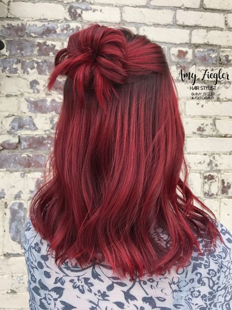 Shadow Roots Red Hair, Red Hair With Root Melt, Red Root Smudge, Red Hair Grown Out Roots, Red Hair With Root Smudge, Shadow Root Red, Red Hair Root Smudge, Shoulder Length Red Hair With Layers, Red Hair Shadow Root