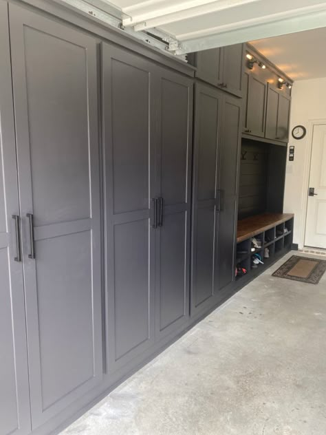 Garage Lockers, Diy Garage Door Makeover, Garage Storage Plans, Diy Garage Organization, Organization Garage, Garage Closet, Garage Storage Inspiration, Diy Garage Storage Cabinets, Garage Design Interior