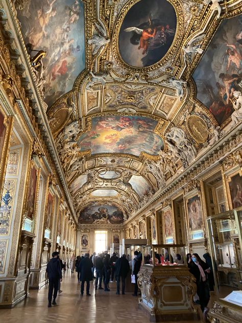 #travel #europe #louvre #museum #art #bucketlist #paris Louvre Museum Aesthetic, Paris Art Gallery, France Art Museums, Louvre Museum Art, Louvre Museum Inside, Museum Louvre, Museum In Paris, Paris Metro Stations, Le Louvre