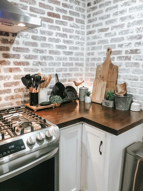 Butcher Block Countertops Kitchen, Rustic Kitchen Backsplash, Backsplash Kitchen White Cabinets, Brick Backsplash Kitchen, L Kitchen, Rustic Farmhouse Kitchen Decor, Butcher Block Kitchen, Kitchen Backsplash Tile, Diy Herb Garden