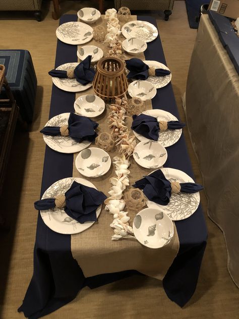 Beach Table Settings, Beach Table, Table Scape, Beautiful Table Settings, Table Set Up, Backyard Patio Designs, Blue Decor, Diy Table, Beautiful Table