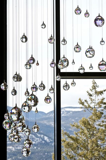 It makes me think of Christmas. But in a "let's have it at home all year round" kind of way Hantverk Diy, Hanging Crystal, Hanging Crystals, Beaded Curtains, Crystal Suncatchers, Decor Hanging, Prisms, Boho Home, Window Decor