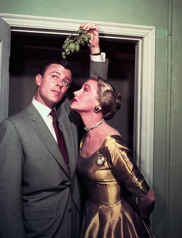 Anne Jeffreys, Classic Pictures, Vintage Christmas Photos, Christmas Cocktail Party, Mistletoe Kiss, Christmas Ad, Under The Mistletoe, Christmas Photoshoot, Christmas Cocktails