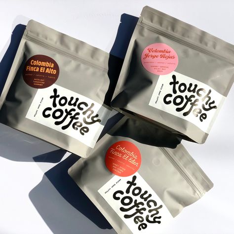 Coffee Branding Design, Coffee Bag Design, Coffee Sachets, Coffee Bean Bags, Coffee Review, Coffee Pack, Coffee Label, Ayam Bakar, Design Café