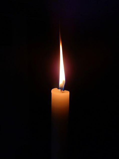 lighted candle photo – Free Candle Image on Unsplash Candle Gif, Peace Candle, Candle In The Dark, Candle Images, Candle Picture, Photo Candles, Black Candles, Wallpaper Black, Candle Light