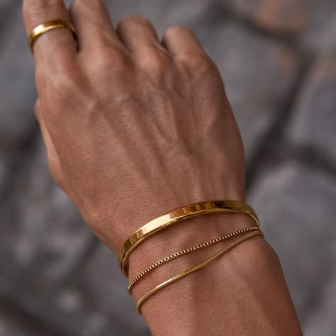 Fitspo • Instagram Men’s Accessories, Men’s Jewellery, Men’s Bracelet, Men’s Jewelry, Men Rings Gold, Men Gold Bracelet, Gold Bracelet Men, Mens Jewelry Gold, Gold Bracelets For Men