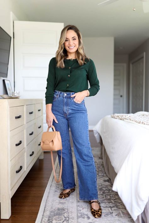 Wide Leg Jeans Outfit Fall, Outfits With Wide Leg Jeans, Wide Leg Jeans Outfit Ideas, Petite Winter Outfits, How To Wear Wide Leg Jeans, Styling Wide Leg Jeans, How To Style Wide Leg Jeans, Wide Leg Jeans Outfits, Wide Leg Outfit