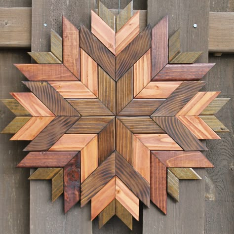 Wood Quilt Block, Wood Quilt, Painted Barn Quilts, Wood Craft Projects, Wood Wall Art Diy, Barn Quilt Designs, Reclaimed Wood Wall Art, Wood Mosaic, Scrap Wood Projects