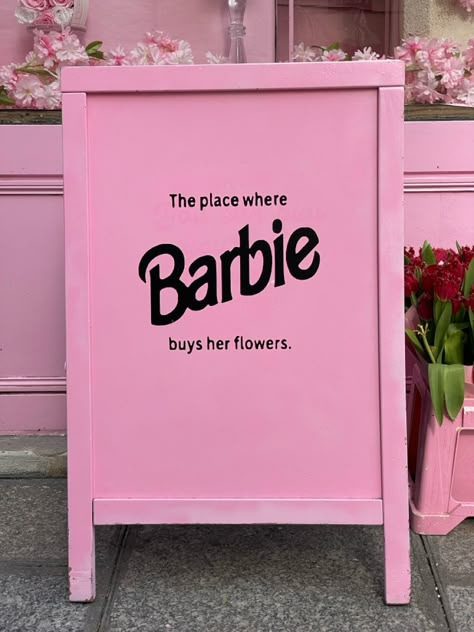 #paris #pinterestinspired #parisienne #parisianlifestyle #travel #travelgram #barbie #pink #quotes #aesthetic Pink Store Aesthetic, Enha Selca, Pink Business Aesthetic, Travel Barbie, Cafe Board, Shop In Paris, Paris Shopping, Pink Quotes, Quotes Aesthetic