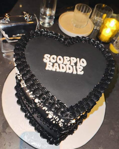 Cake birthday Scorpio Scorpio Birthday Cake Black, Heart Shaped Scorpio Cake, Birthday Cake Ideas Baddie, Heart Birthday Cake Scorpio, Birthday Cakes Baddie, Capricorn Birthday Cake Aesthetic, Baddie Bday Cake, Birthday Cake Aesthetic Scorpio, Baddie Birthday Cake Ideas