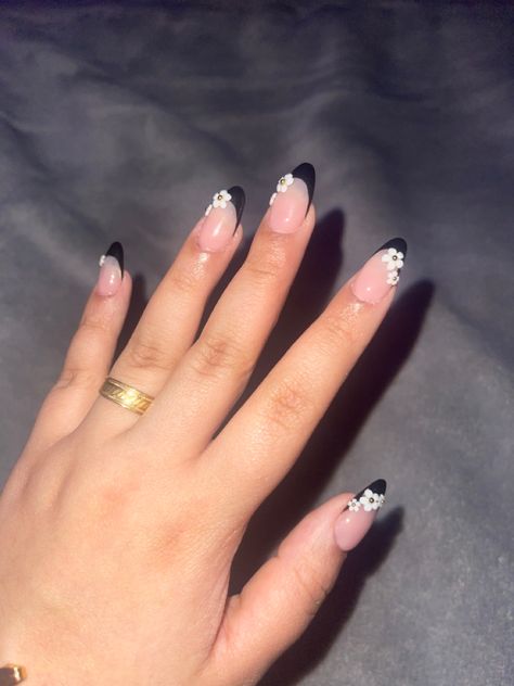 Black french tip, french tip, almond nails, short nails, flowers, flower nails, black flower nails, nail inspo, aesthetic nails, black, frenchie, inspiration Black And White Flower Acrylic Nails, Black French Tip Nails With Pink Flowers, Black French Tip With Pink Flowers, Black French With Flowers, Black French Tip Nails With Flower, Black French Tip Flower Nails, Black Nail Designs With Flowers, Short Almond Nails Flowers, Black French Tip With Flowers