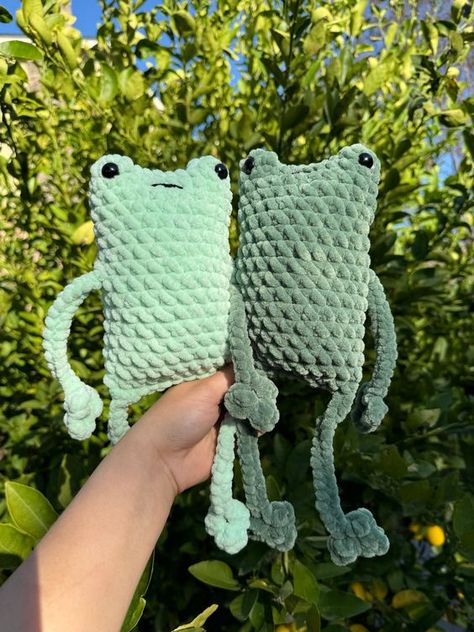 Crochet PATTERN Large No Sew Leggy Froggy Easy Beginner Crochet Pattern Amigurumi Frog Crochet Plushie Gift Idea Digital PDF Download Crochet toys tutorial #crochettoystutorial #crochet #crochettoy #crochetpattern #crochetpatterns 3.141 Crochet Green Amigurumi, Crochet Frog Pillow, Green Crochet Patterns, Crochet Plushies Amigurumi, Amiguri Crochet Free Pattern Easy, Crochet Leggy Frog Free Pattern, Things To Do With Pipe Cleaners, Easy Crochet Amigurumi Free Patterns, Begginer Crochet Patterns