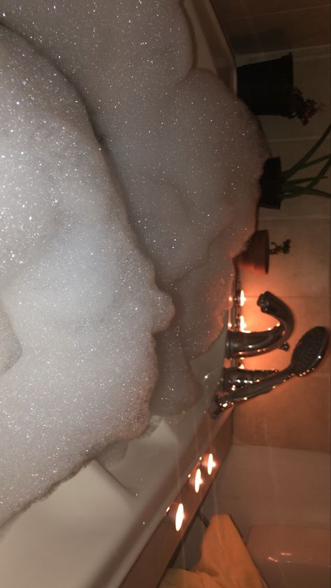 Bubble Bath Black Woman, Couple Bubble Bath, Bubble Bath Pictures, Bubble Bath Photography, Bubble Bath Aesthetic, Bath Bubbles, Bath Pictures, Bath Aesthetic, Romantic Men