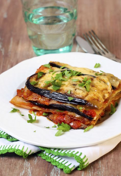 Eggplant Lasagna Mediterranean Lasagna, Mexican Zucchini, Best Freezer Meals, Eggplant Lasagna, Vegetable Lasagna, Zucchini Lasagna, Healthy Comfort Food, Idee Pasto Sano, Comfort Foods