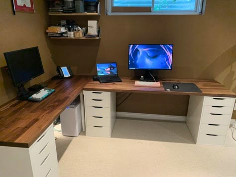 L-shaped desk to boost productivity. 10 ideas here - IKEA Hackers Ikea L Desk, Ikea L Shaped Desk, Ikea Corner Desk, Large Corner Desk, Ikea Computer Desk, Ikea Alex Desk, Ikea Home Office, L Shaped Office Desk, Ikea Desk Hack