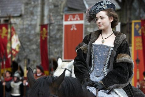 1553: Mary Tudor becomes the first queen regnant of England and restores the Church of England under Papal authority. The Tudors Costumes, Mary Tudor, Tudor Dress, Sarah Bolger, Tudor Fashion, Tudor Costumes, Tudor Era, The Tudors, Lady Mary