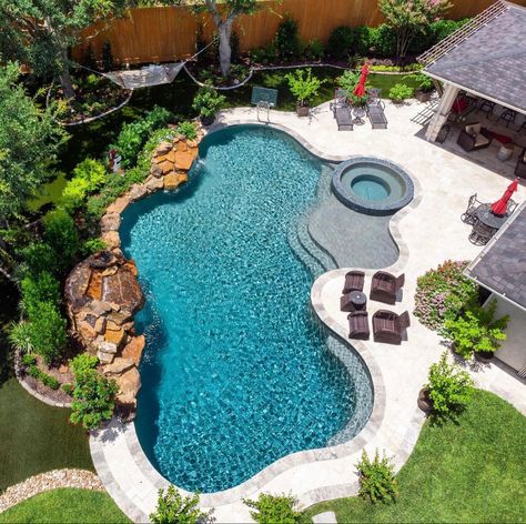 Fence Edging Ideas, Fall House Decor, Fence Edging, Ideas De Piscina, Inground Pool Landscaping, Florida Pool, Living Pool, Dream Backyard Pool, Fall House