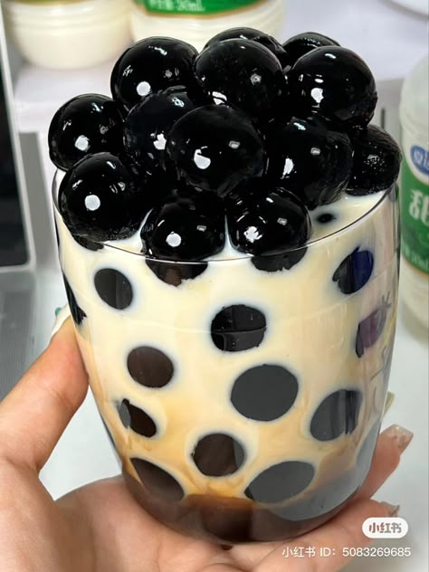 Giant Boba Tea, Big Boba Bubble Tea, Boba Milk Tea Aesthetic, Bubble Tea Balls, Boba Jelly, Jelly Boba, Boba Balls, Homemade Boba, Jelly Balls