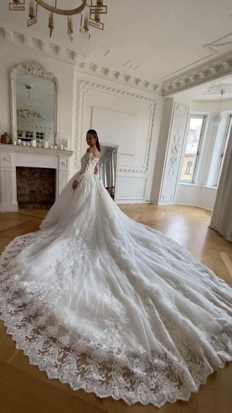 Elegant Wedding Dress Ballgown, Poofy Wedding Dress, Wedding Dresses Fancy, Olivia Bottega, Wedding Dressing, Big Wedding Dresses, Wedding Dresses Lace Ballgown, Wedding Gown Brand, Dreamy Wedding Dress