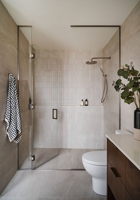 LEGER PROJECT — Olive & Neon Tiled Shower Small Bathroom, Large Shower Small Bathroom, Ledge Shower Wall, Large Bathroom Tiles Ideas, Shower Feature Tile, Bathroom Shower Ledge, Feature Wall Small Bathroom, Bathroom With Feature Wall Tiles, Walk In Shower Ledge