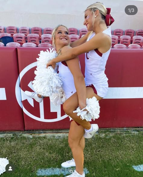 Tcu Cheerleaders, Cheer Photo Ideas, Mary Sergi, Dance Team Pictures, Cheer Picture Ideas, Cheerleading Picture Poses, Cheerleading Pics, Cheerleading Poses, Cheer Photo