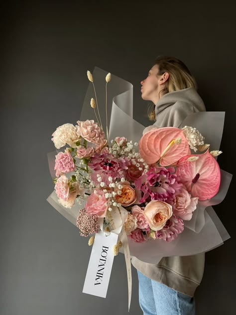 Flower Shop Design, Luxury Flower Bouquets, Flower Bouquet Diy, Creative Flower Arrangements, Boquette Flowers, Flower Business, Modern Flower Arrangements, Flowers Bouquet Gift, Bouquet Arrangements