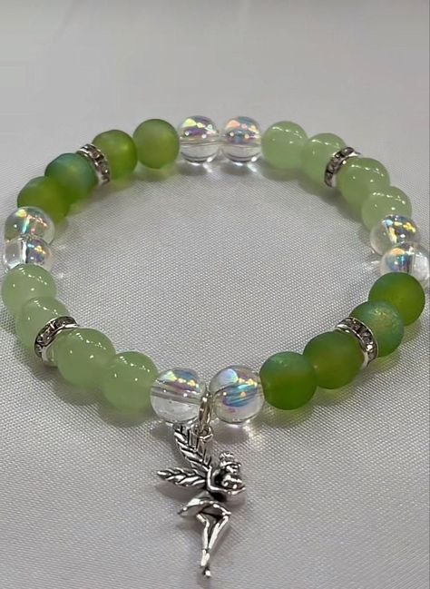 Green Charm Bracelet, Braclets Ideas Beads, Bracelet Ideas Crystal Beads, Glass Bead Bracelet Ideas Aesthetic, Crystal Bead Bracelet Ideas, Glass Bead Bracelet Ideas, Character Bracelets, Jewllery Ideas, Body Jewelry Diy