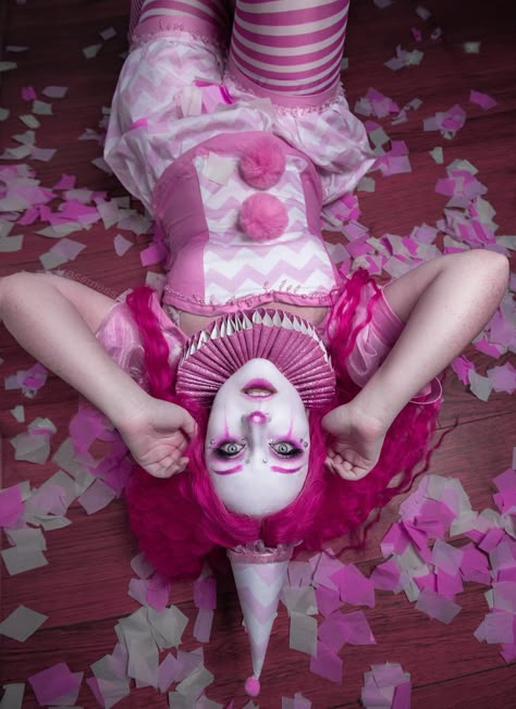 Pink Clown, Pink Horror, Clown Oc, Horror Clown, Clown Jester, Clown Costumes, Clown Halloween Costumes, Circus Outfits, Pierrot Clown